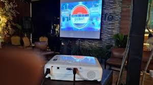 Sewa LCD Proyektor Berbagai Merk & Layar 72 Inch di Lombok – Gambar Tajam, Siap Antar!